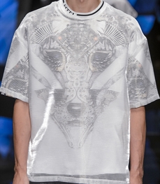 市场上装-T恤-休闲男装t恤