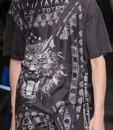 市场上装-T恤-休闲男装t恤