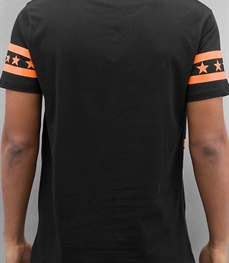 市场上装-T恤-时尚男装t恤