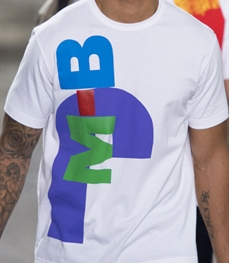 市场上装-T恤-休闲男装t恤