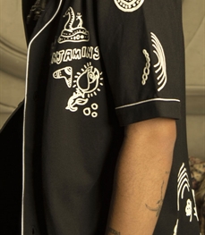 市场上装-衬衫-休闲男装衬衫