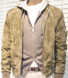 市场上装-皮衣-时尚商务皮衣