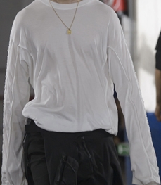 市场上装-T恤-休闲男装t恤