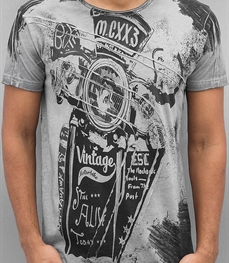 市场上装-T恤-时尚男装t恤