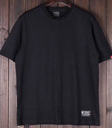 市场上装-T恤-时尚男装t恤