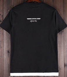 市场上装-T恤-时尚男装t恤