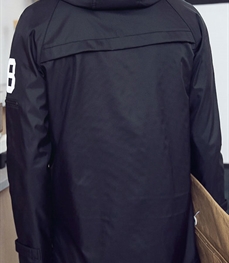 市场上装-中长外套-时尚男装中长外套