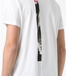 市场上装-T恤-休闲男装t恤