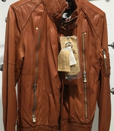 市场上装-皮衣-休闲男装皮衣