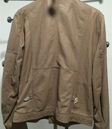 市场上装-皮衣-休闲男装皮衣