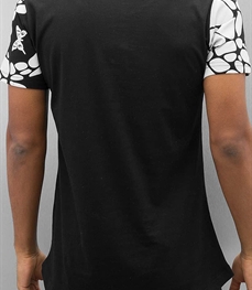 市场上装-T恤-时尚男装t恤