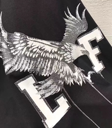 市场上装-T恤-时尚男装t恤