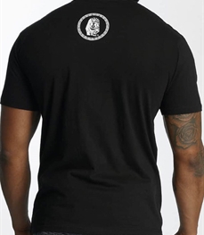 市场上装-T恤-时尚男装t恤