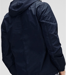 市场上装-夹克-时尚男装夹克