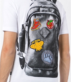 市场上装-T恤-休闲男装t恤