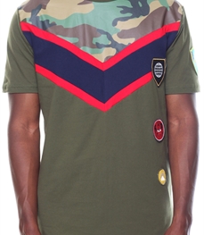 市场上装-T恤-时尚男装t恤