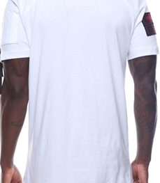 市场上装-T恤-时尚男装t恤