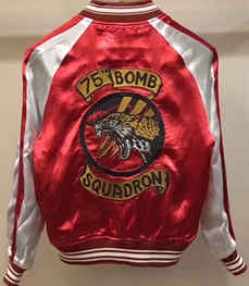 市场上装-夹克-时尚男装夹克