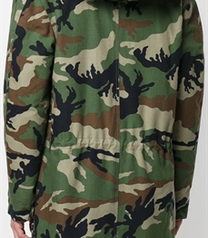 市场上装-中长外套-休闲男装中长外套