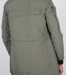 市场上装-中长外套-时尚男装中长外套