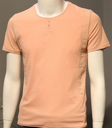 市场上装-T恤-时尚男装t恤