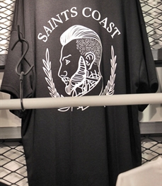 市场上装-T恤-休闲男装t恤