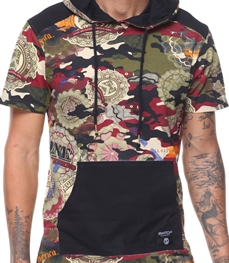 市场上装-T恤-时尚男装t恤