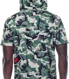 市场上装-T恤-时尚男装t恤