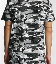 市场上装-T恤-时尚男装t恤