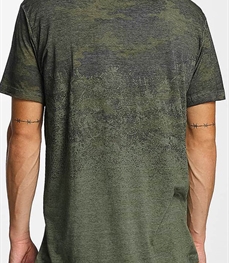 市场上装-T恤-时尚男装t恤