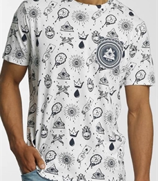 市场上装-T恤-时尚男装t恤