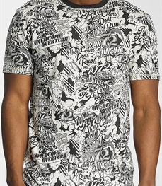 市场上装-T恤-时尚男装t恤