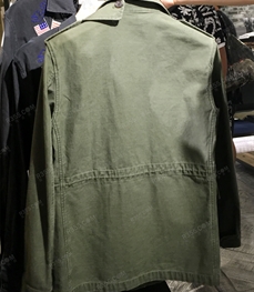 市场上装-大衣-（实拍）时尚商务大衣