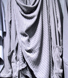 市场上装-T恤-休闲男装t恤