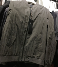 市场上装-夹克-（实拍）时尚男装夹克