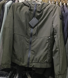 市场上装-夹克-（实拍）时尚男装夹克