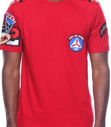 市场上装-T恤-时尚男装t恤