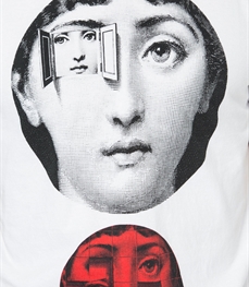 市场上装-T恤-休闲男装t恤