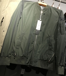 市场上装-夹克-（实拍）时尚男装夹克