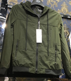 市场上装-夹克-（实拍）时尚男装夹克