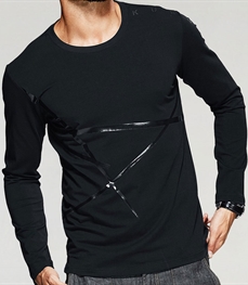 市场上装-T恤-时尚男装t恤