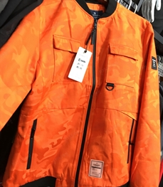 市场上装-夹克-（实拍）时尚男装夹克