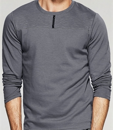 市场上装-T恤-时尚男装t恤