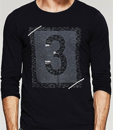 市场上装-T恤-时尚男装t恤