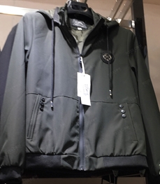 市场上装-夹克-（实拍）时尚男装夹克