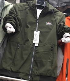 市场上装-夹克-（实拍）时尚男装夹克