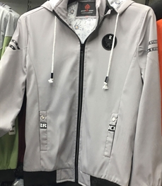 市场上装-夹克-（实拍）时尚男装夹克