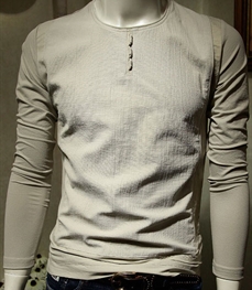 市场上装-T恤-时尚男装t恤