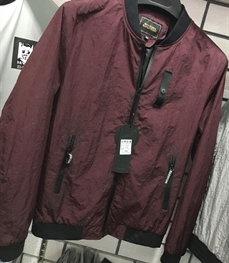 市场上装-夹克-（实拍）时尚男装夹克