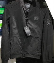 市场上装-夹克-（实拍）时尚男装夹克